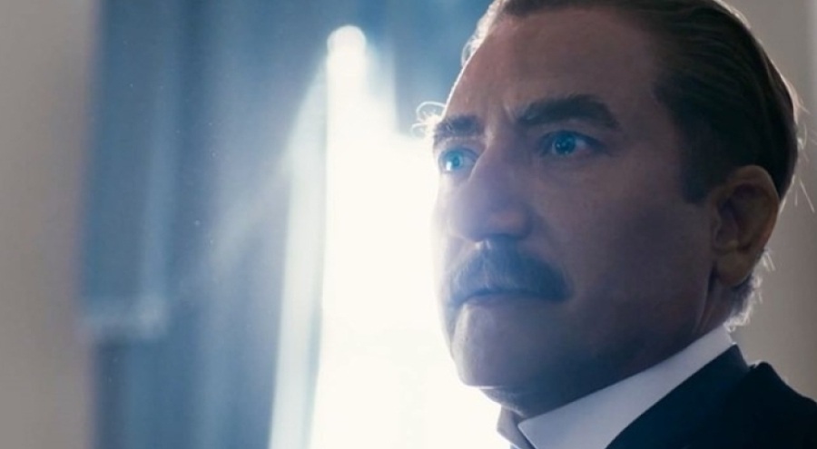 Yiğit Özşener'in Atatürk makyajı 5 saat sürdü