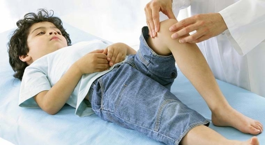 Uzmanı uyardı:  Çocuklarda 3-4 haftayı geçen kemik ağrıları kanserin belirtisi olabilir