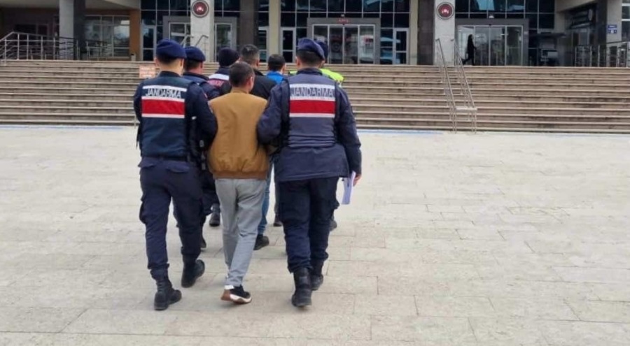 Yunanistan'a kaçmaya çalışan 5 terörist yakalandı