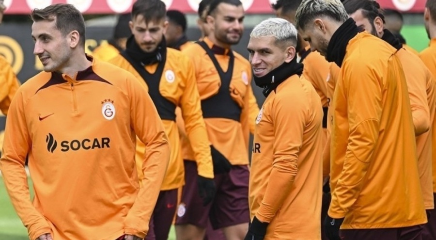 Lucas Torreira'dan Kerem Aktürkoğlu'na destek