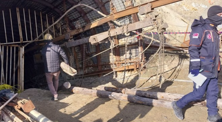 Maden ocağında göçük: 1 işçi mahsur kaldı!