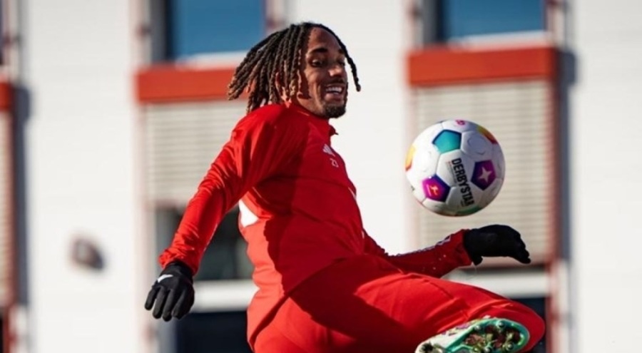 Sacha Boey'dan transfer yanıtı!