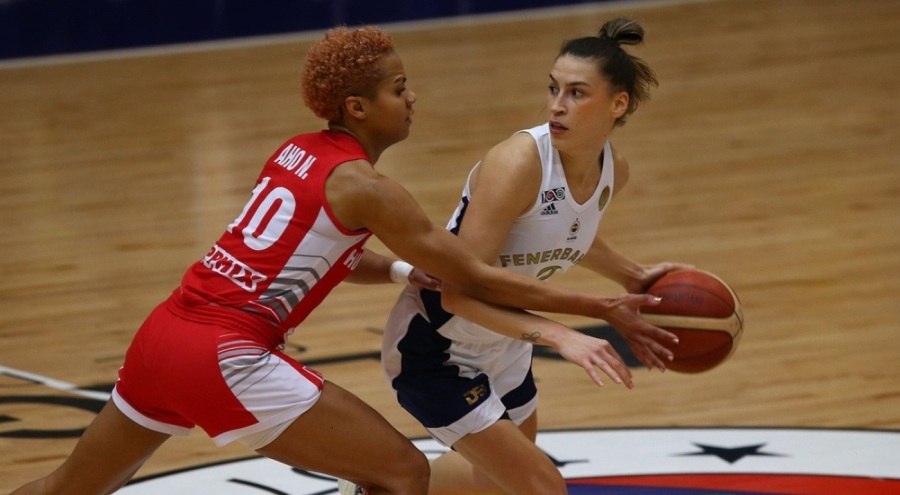 Fenerbahçe Euroleague'de grubu lider tamamladı