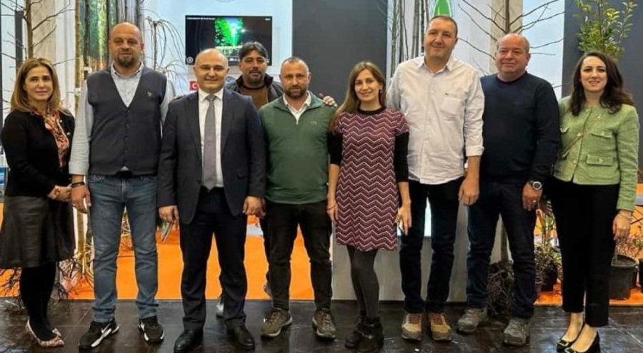 Bursalı fidan üreticileri,  Almanya Essen Ağaç ve Süs Bitkileri Çiçek Fuarı'na katıldı