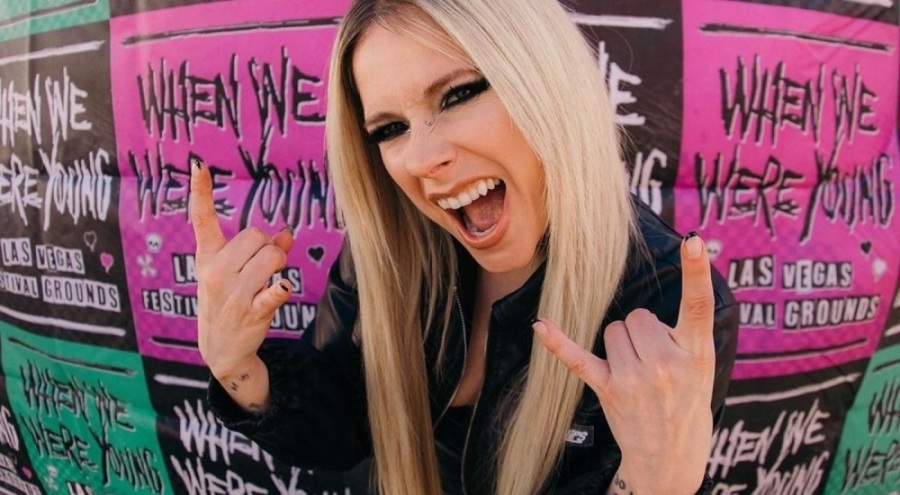 Avril Lavigne yeni aşkıyla yakalandı!