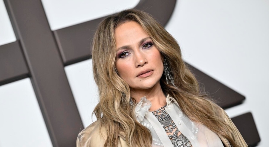 Jennifer Lopez'in yeni klibi sosyal medyayı salladı!
