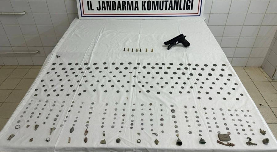 Bursa'da  tarihi eser kaçakçılarına operasyon: Roma dönemine ait 297 adet tarihi eser ele geçirildi