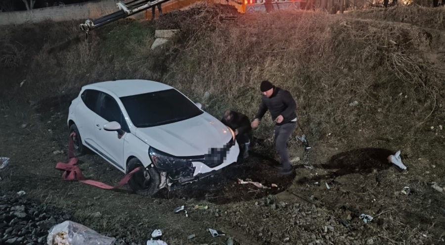 Polisten kaçarken demiryoluna düşen araçtan uyuşturucu çıktı