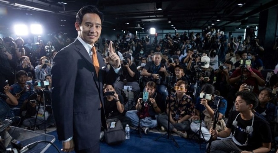 Tayland'da krallık krizi