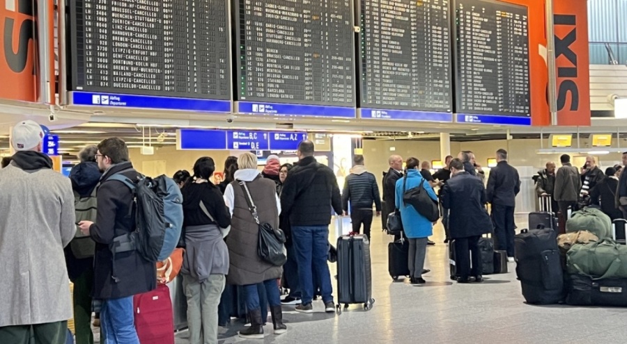 Frankfurt Havalimanı'nda işçiler greve gitti! Yüzlerce uçuş iptal oldu
