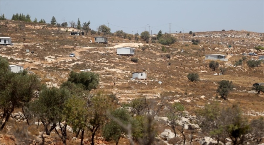 Yahudi yerleşimciler, işgal altındaki Batı Şeria'nın merkezinde yeni bir "kaçak yerleşim birimi" kurdu