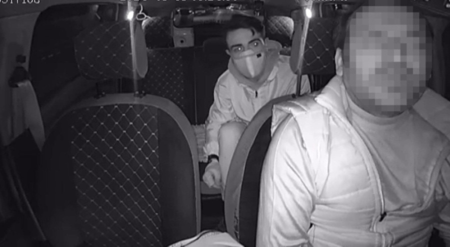 Üşümesin diye aldığı yolcunun silahlı saldırısına uğrayan taksici yaşamını yitirdi!