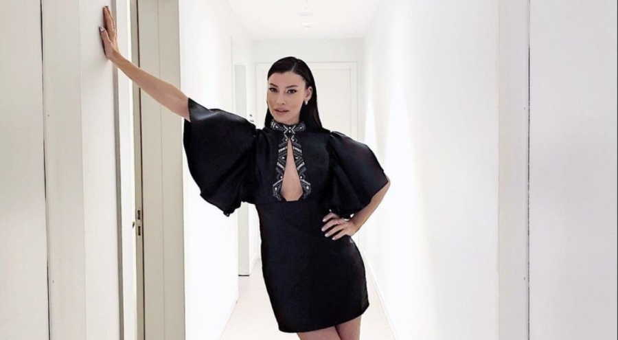 Müjde Uzman banyo pozlarıyla olay oldu!