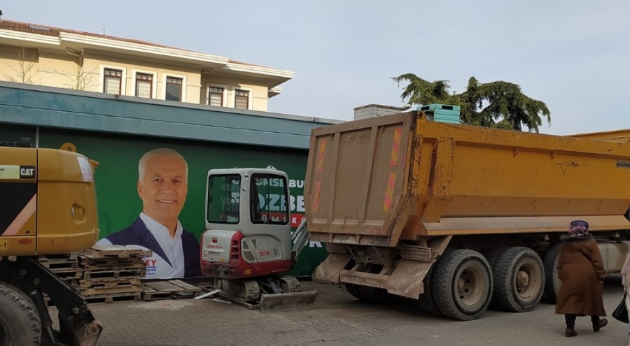 Bozbey afişlerine engelleme! Yeşiltaş: Güneş balçıkla sıvanmaz