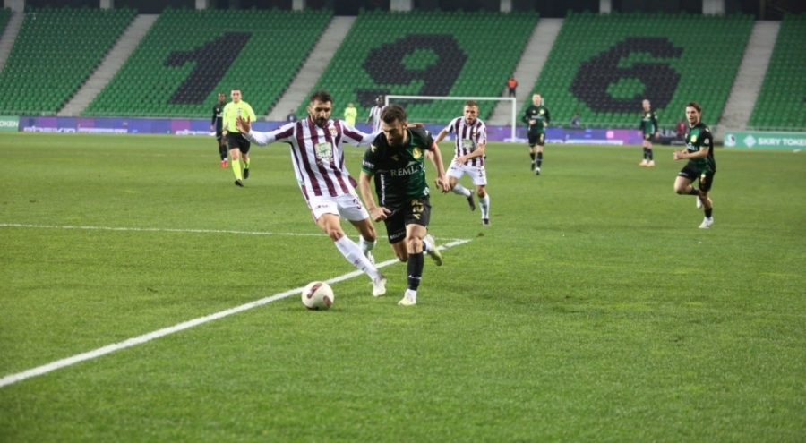 Sakaryaspor, Bandırmaspor karşısında tek golle galip