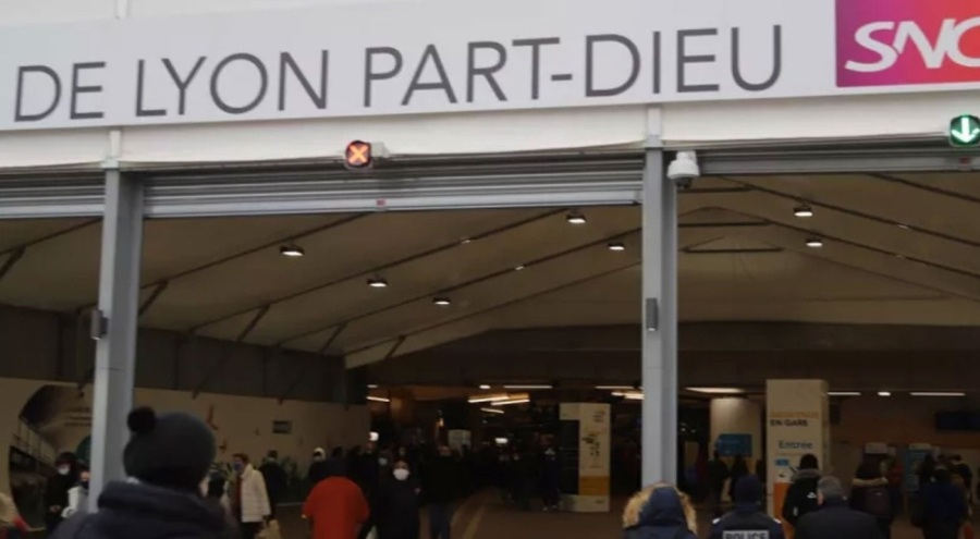 Paris'te tren istasyonunda saldırı