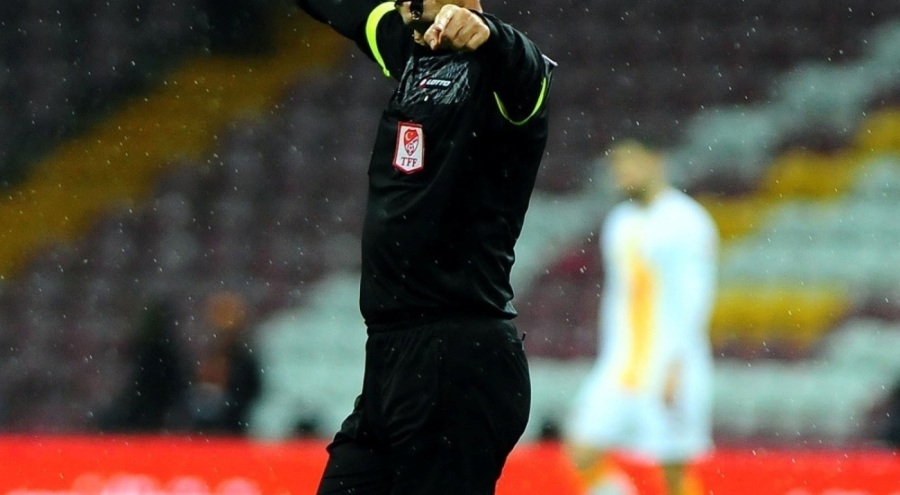 Antalyaspor Fenerbahçe maçının VAR hakemi açıklandı