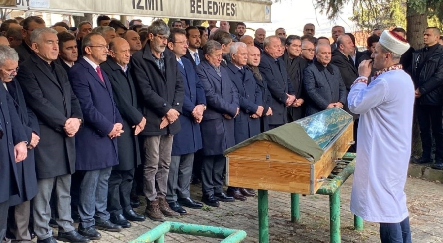 Meral Akşener'in ablası Mualla Özen son yolculuğuna uğurlandı