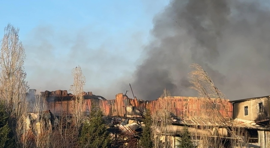 Kocaeli'de çıkan fabrika yangını söndürüldü