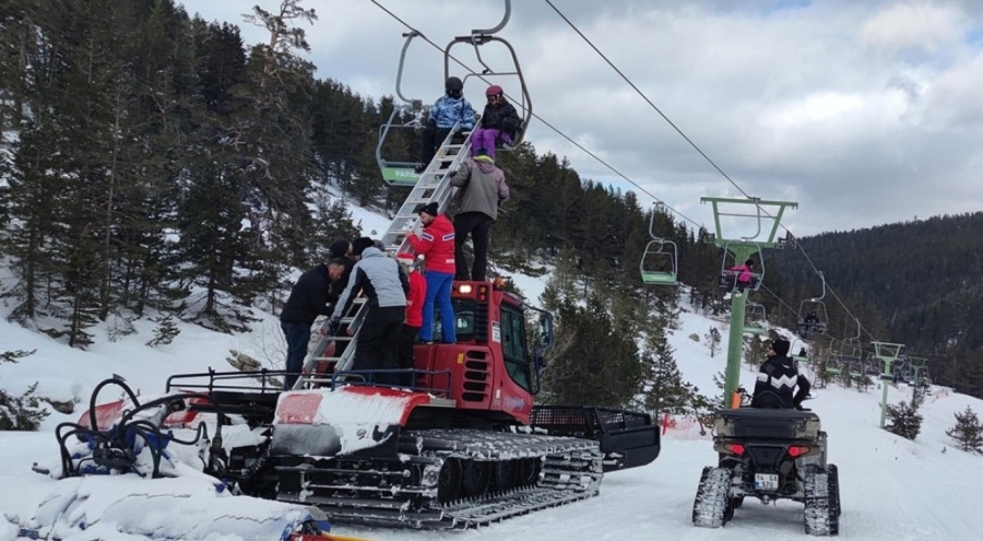 Kartalkaya'da telesiyej arızası: Çok sayıda kişi mahur kaldı