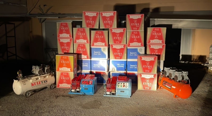 Kocaeli'de 180 bin dolu ve boş kaçak makaron ile 400 kilo açık tütün ele geçirildi