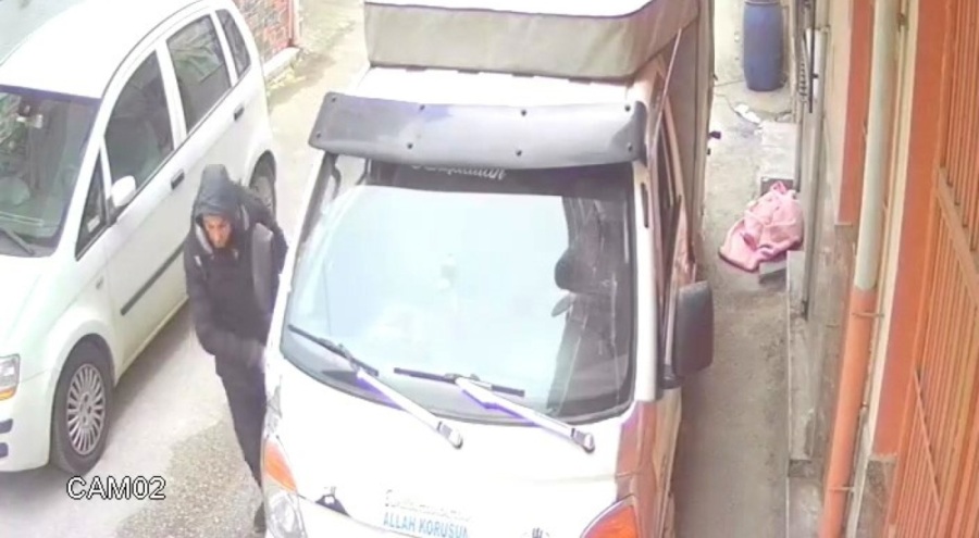 Bursa'da telefon hırsızı kameraya yakalandı