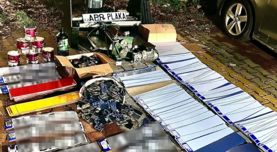 Kuaförde sahte plaka basım imalathanesine baskın