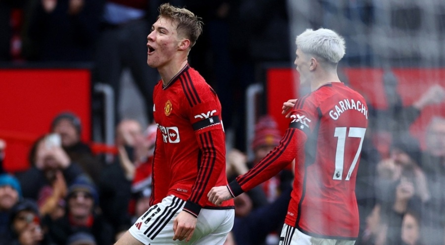 Manchester United 3 golle galip!