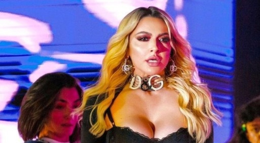 Hadise'den rekor anlaşma