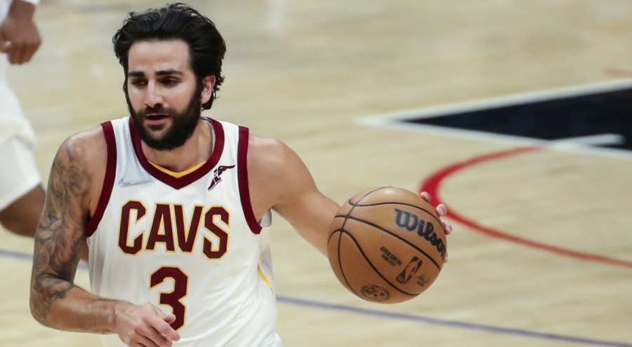 Barcelona, Ricky Rubio'yu renklerine bağladı