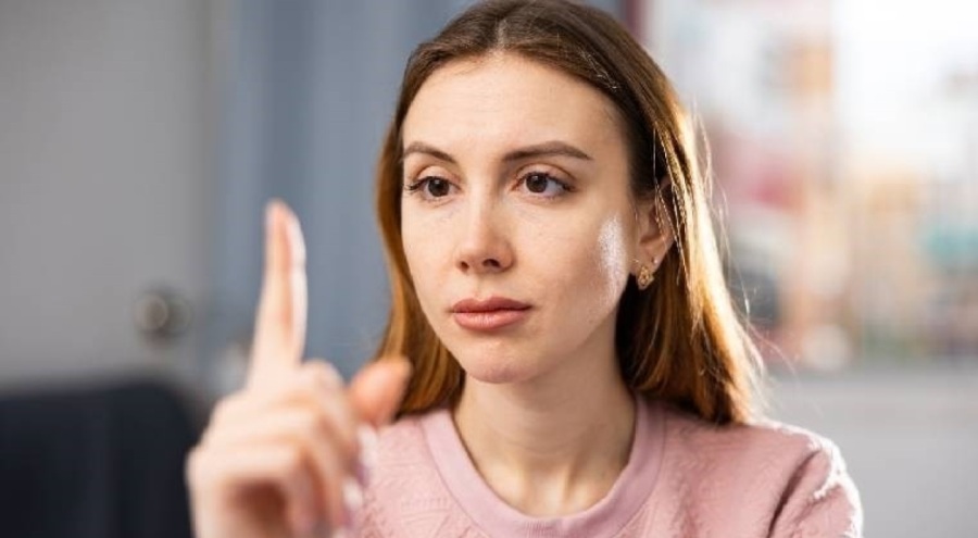 Uzmanı açıkladı: Gözde sinek uçuşmasının 3 nedenine dikkat