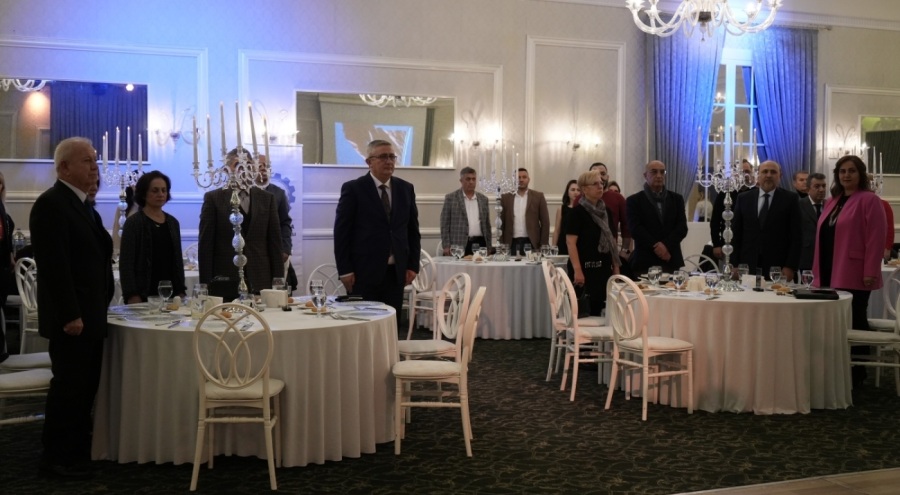 Bursa AFSİAD'ın ilk üyeleri organizasyonda rozetlerini taktı