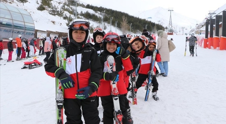 "Kış sporları şehri"nde devlet desteğiyle kayak bilmeyen öğrenci kalmayacak