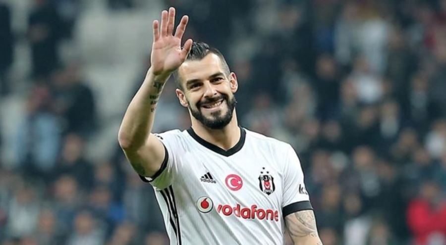 Negredo'dan 38 yaşında yeni imza