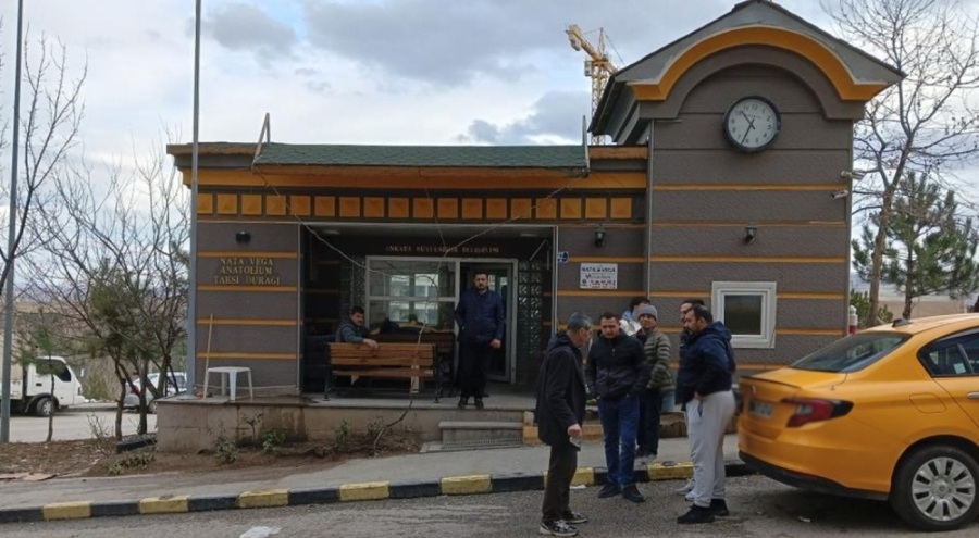 Husumetli taksicilerin pompalı tüfekli kavgasında kan döküldü