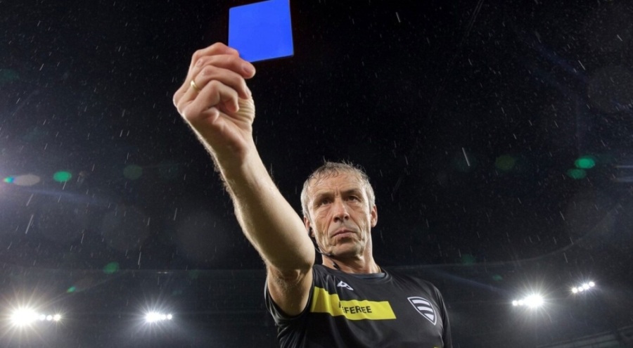 Futbolda Mavi Kart Dönemi Başlıyor! IFAB onayladı