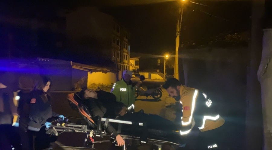 Otomobil duvara çarptı! Çok sayıda yaralı