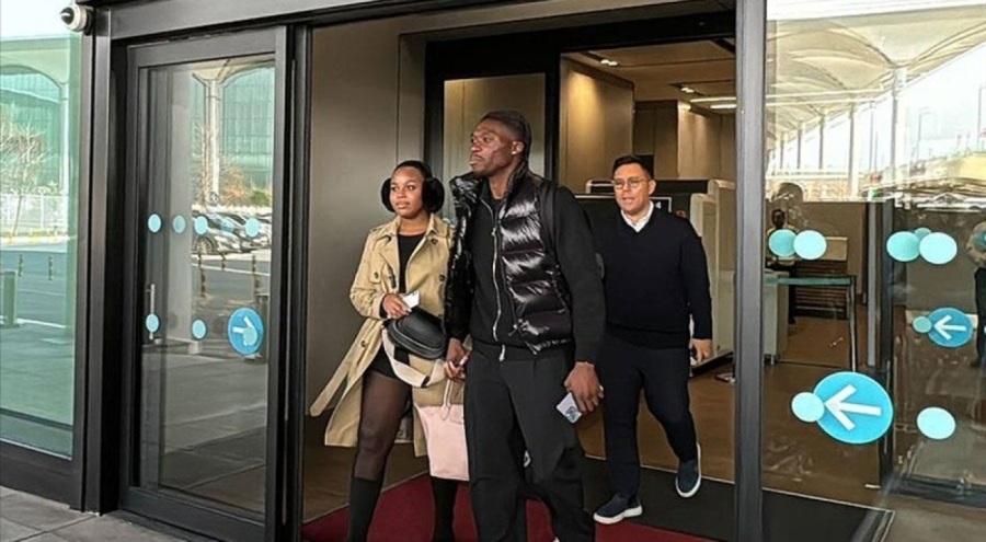 Derrick Köhn, Galatasaray tarihindeki 201. yabancı futbolcu oldu