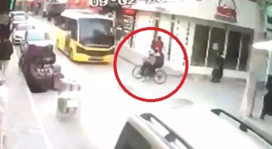 Bursa'da korkunç kaza: Yolcu minibüsü bisiklete çarptı!