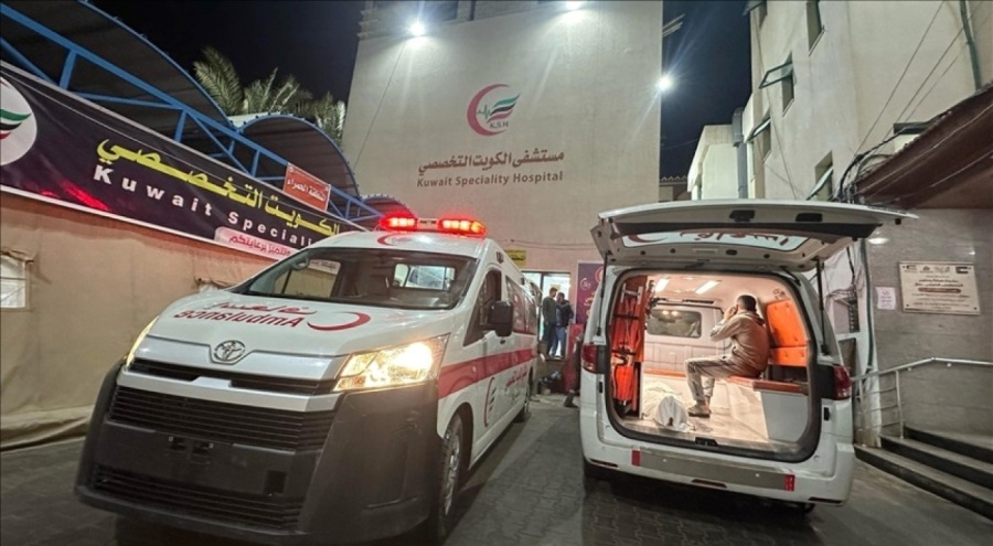 İsrail güçleri Filistin Kızılayı'na ait ambulansların anahtarlarını çaldı