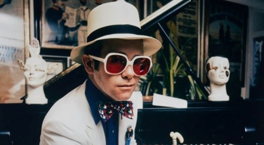 Elton John'un eşyaları açık artırmada satışa çıkıyor