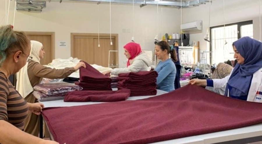 Bursa'da halk eğitim merkezinde Gazze için üretim yapılıyor
