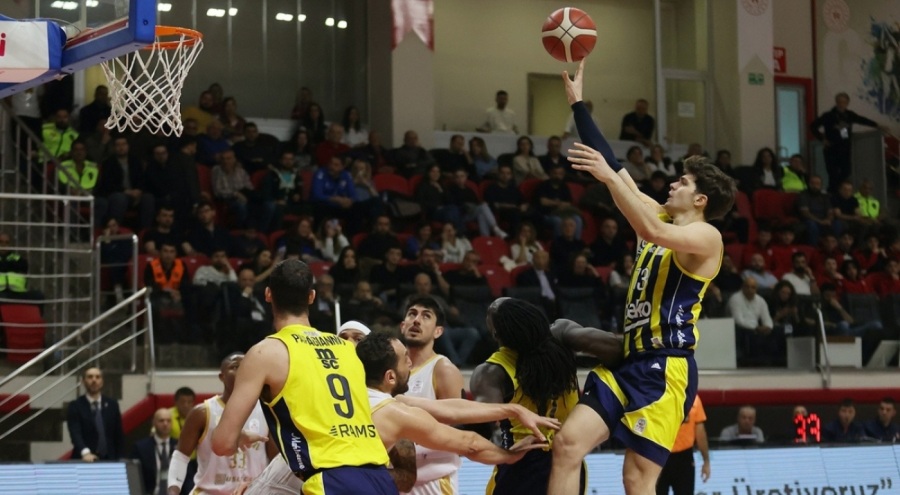 Fenerbahçe Beko ligdeki galibiyet serisini 9 maça yükseltti