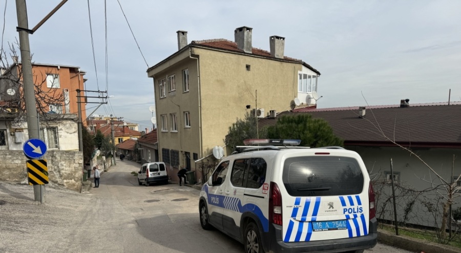 Bursa'da annesiyle birlikte yaşadığı kişiyi bıçaklayan 15 yaşındaki çocuk tutuklandı