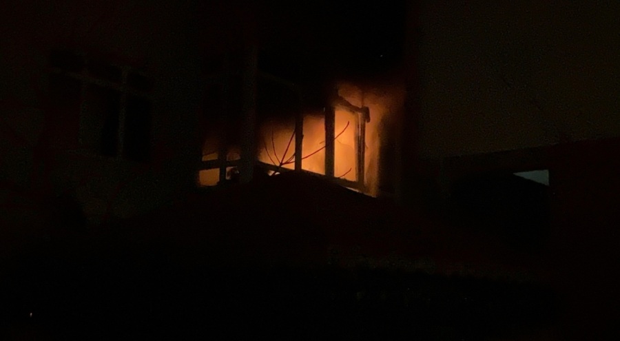Evin mutfağı alev alev yandı! 5 kişi dumandan etkilendi