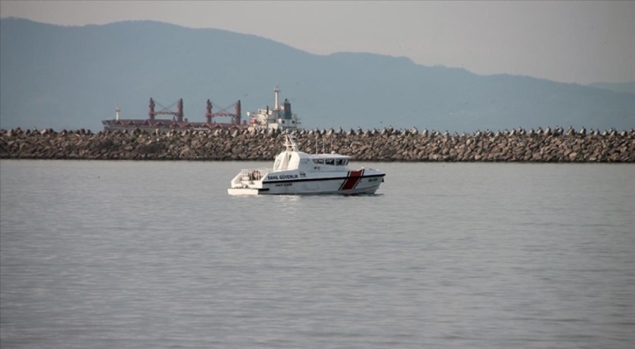 Batan geminin kayıp 7 personeli aranıyor