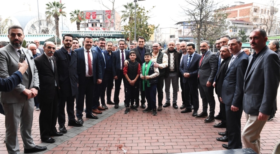 Bursa Osmangazi Belediye Başkanı Dündar, Genç Demirtaşlılar Yardımlaşma ve Yaşatma Derneğini ziyaret etti