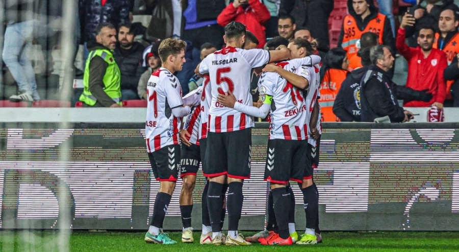 Samsunspor, Antalyaspor'u yenerek nefes aldı