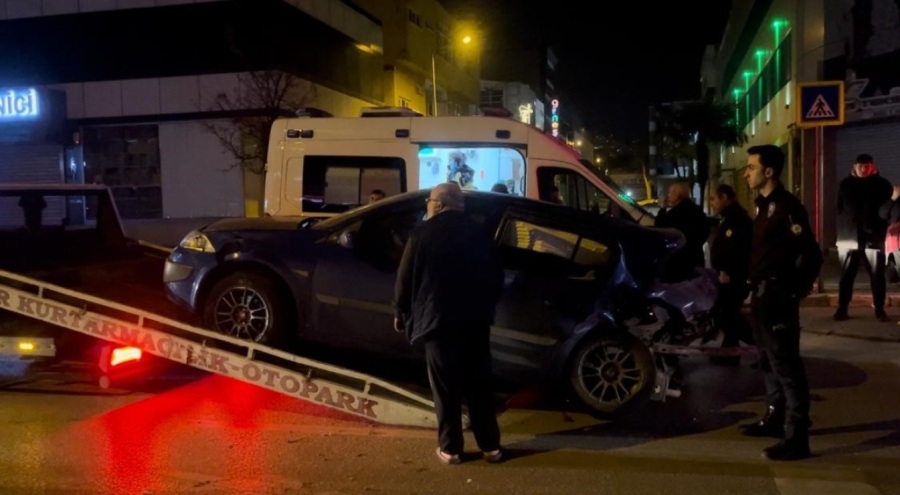 Bursa'da otomobiller çarpıştı! Çok sayıda yaralı