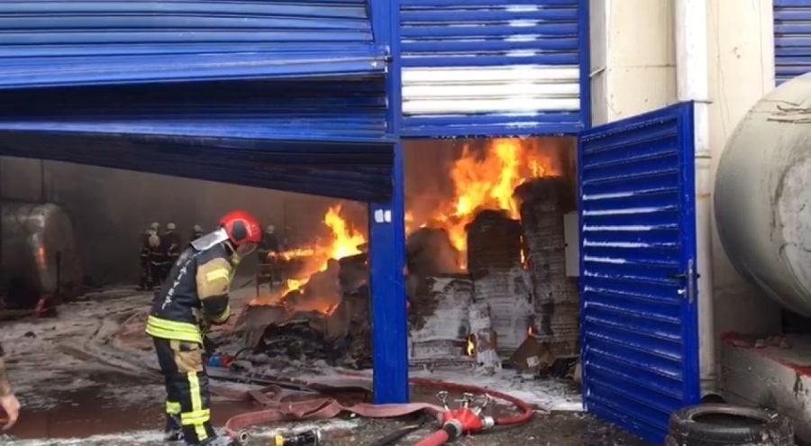 Sahte içki imalathanesi olarak kullanılan depo cayır cayır yandı!